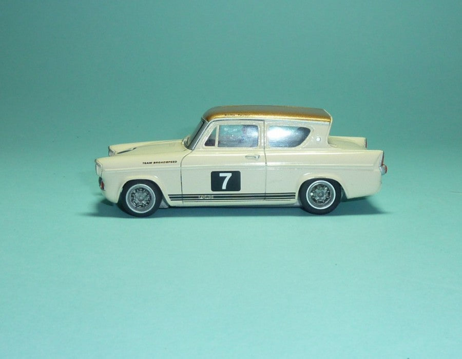 Ford Broadspeed Anglia (SAL-401)