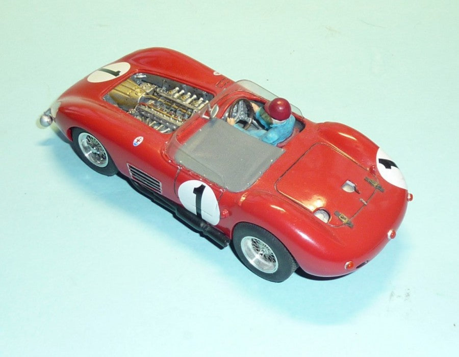 Maserati 300S 1958 Le Mans with engine detail (GT-104)